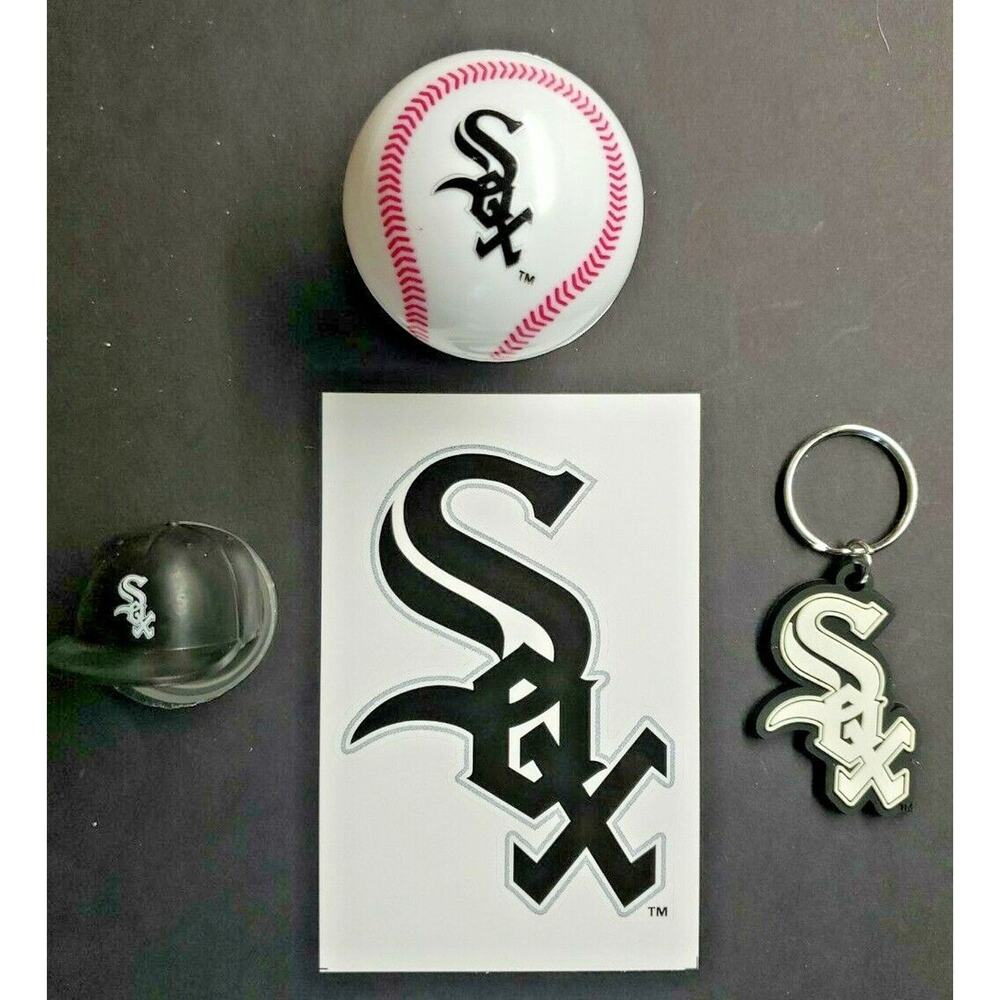 Chicago White Sox's Baseball Vending Charms Lot of 4 Ball, Helmet, Key Chain 295